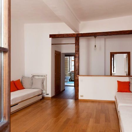 Maison Isabella - Appartamento Nel Cuore Di Aosta Eksteriør bilde